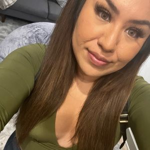 Meet your Posher, Yadie